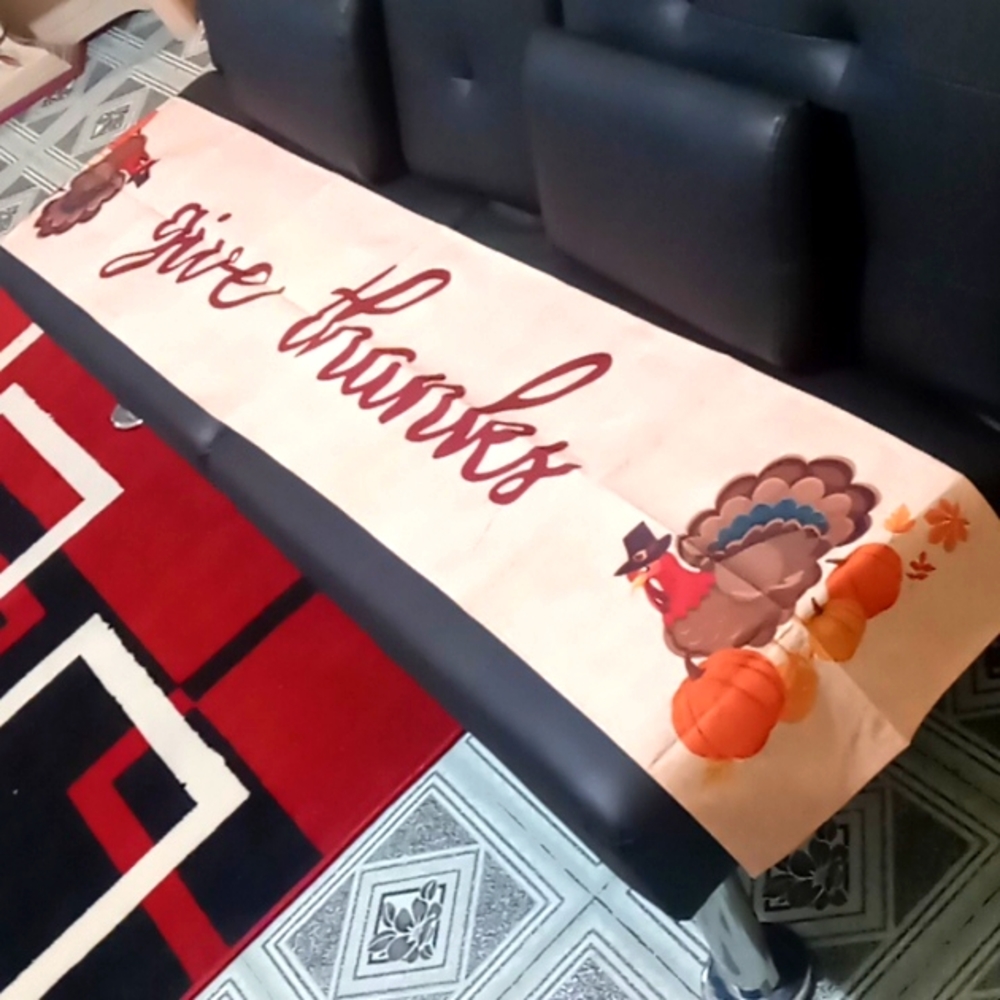 NEW THANKSGIVING DAY TABLE RUNNER